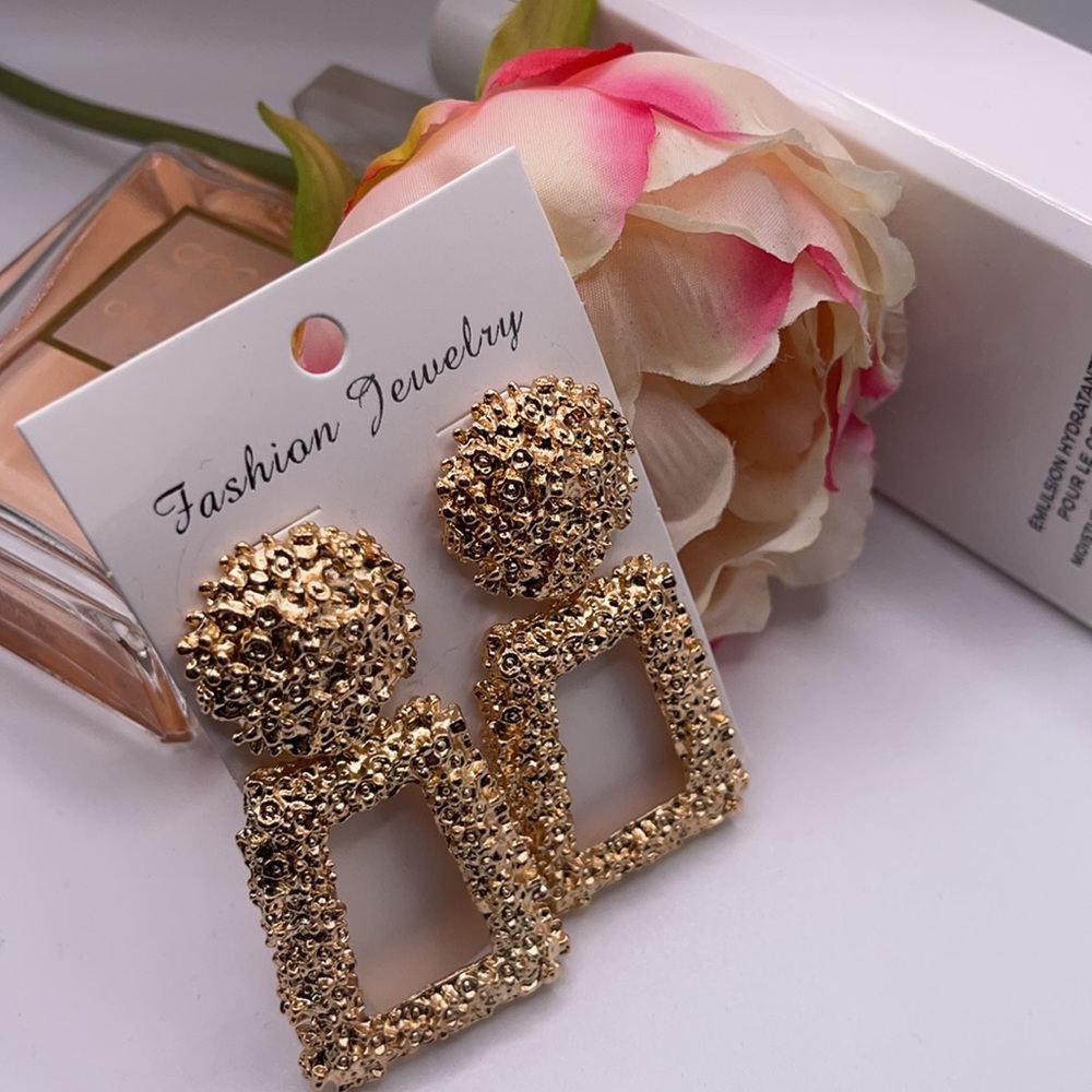 New fashion gold earrings